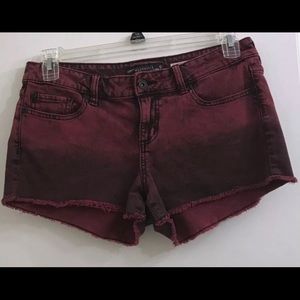 Red black ombré shorts